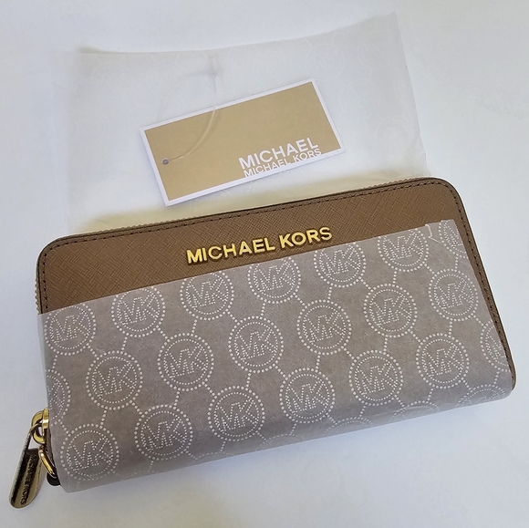 Michael Kors Zip Wallet - Khaki - Picture 3 of 7